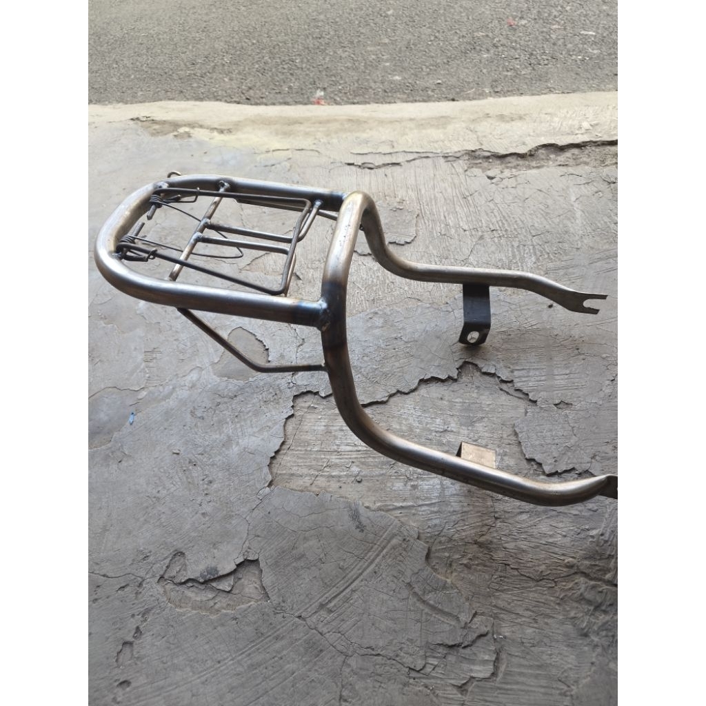 BEHEL RAK BRACKET BREKET BOX BELAKANG HONDA CB125 CB100 C70 C 70 C 100