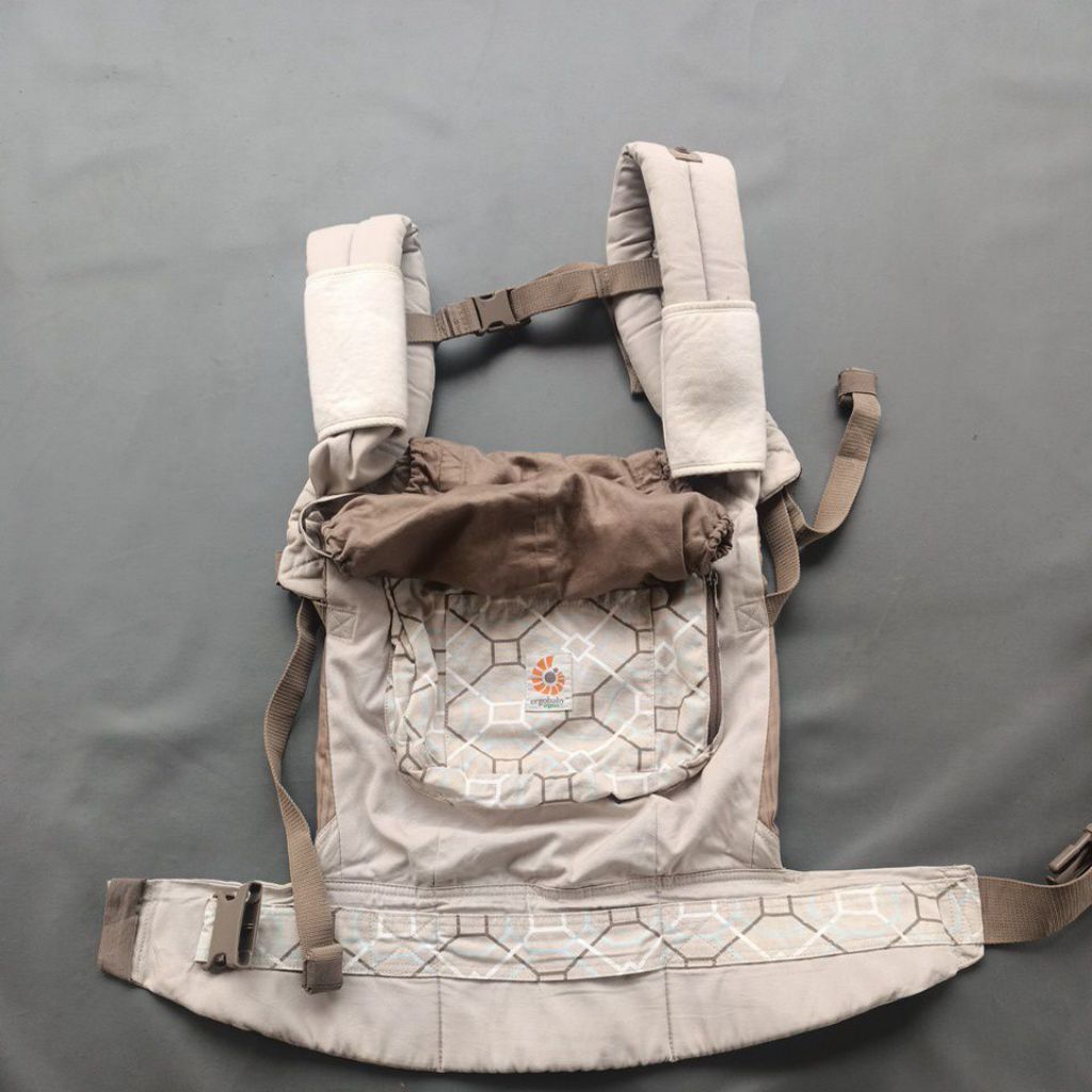 Gendongan Ergobaby SSC