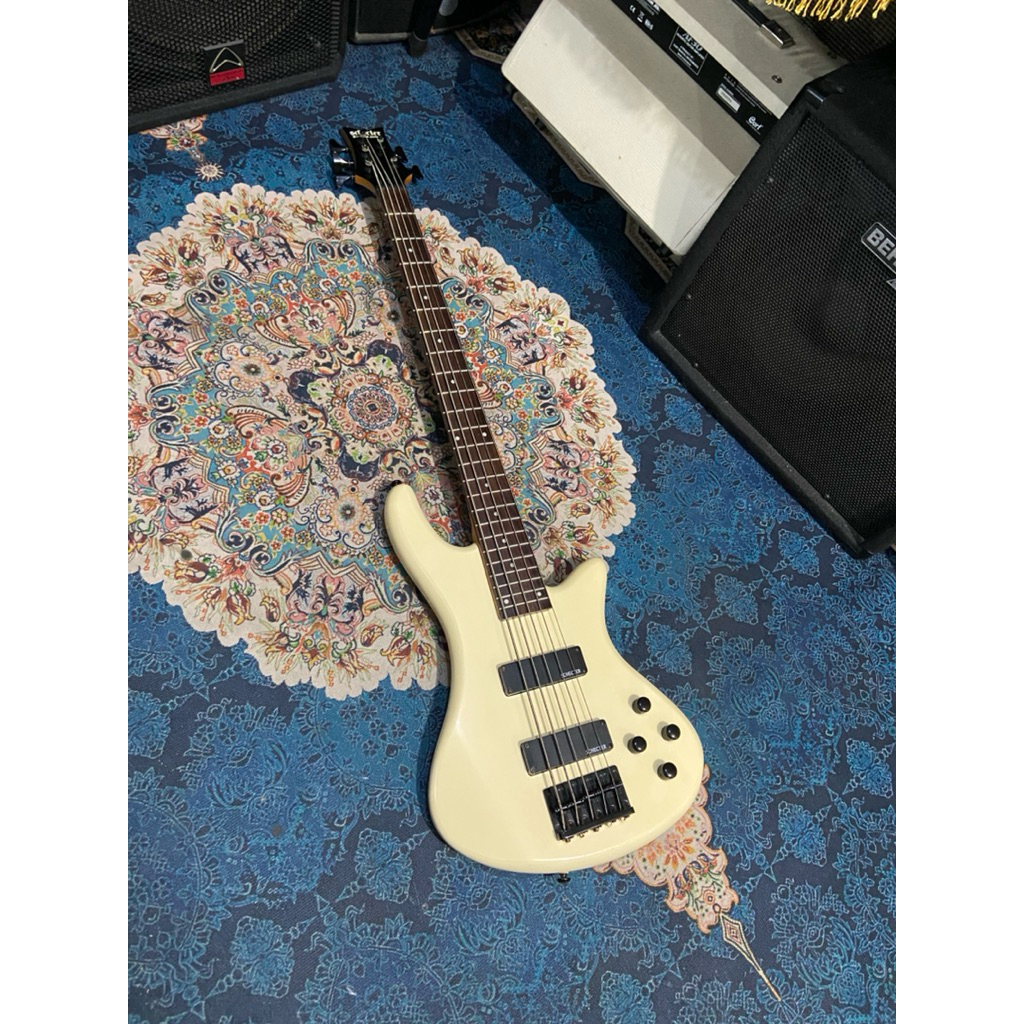 Bass Schecter Diamond Series