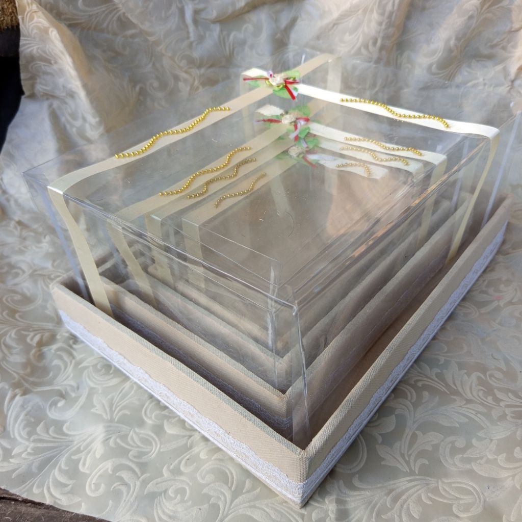 Box Seserahan Pernikahan isi 4 Full Mika Aksesoris Perhiasan pita
