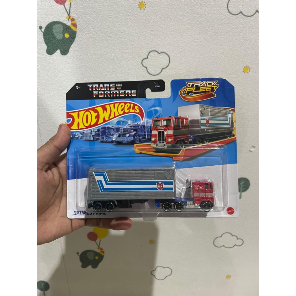 hotwheels optimus prime