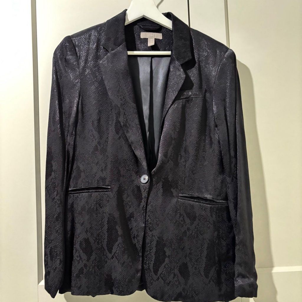 Blazer H&M Wanita Warna Hitam Motif Snakeskin Second Like New Mint Condition