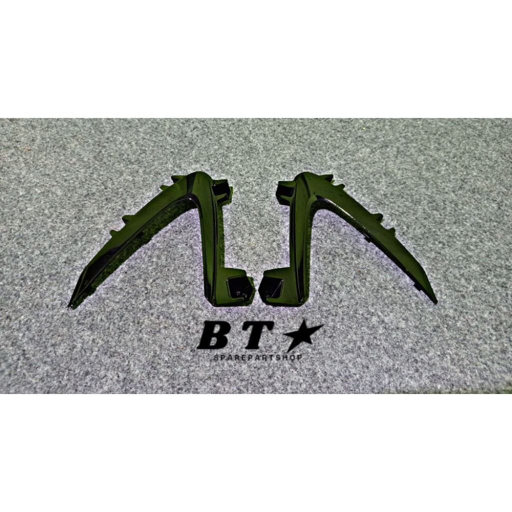 garnish garnis R L List body side footstep Honda Stylo 160 original honda