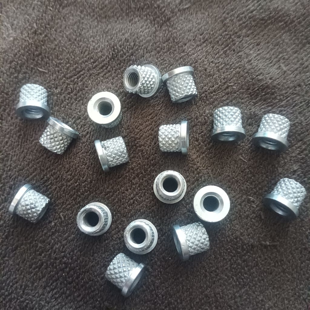 Baut Tanam/Mur Kaki Spion Mobil Ayla Agya