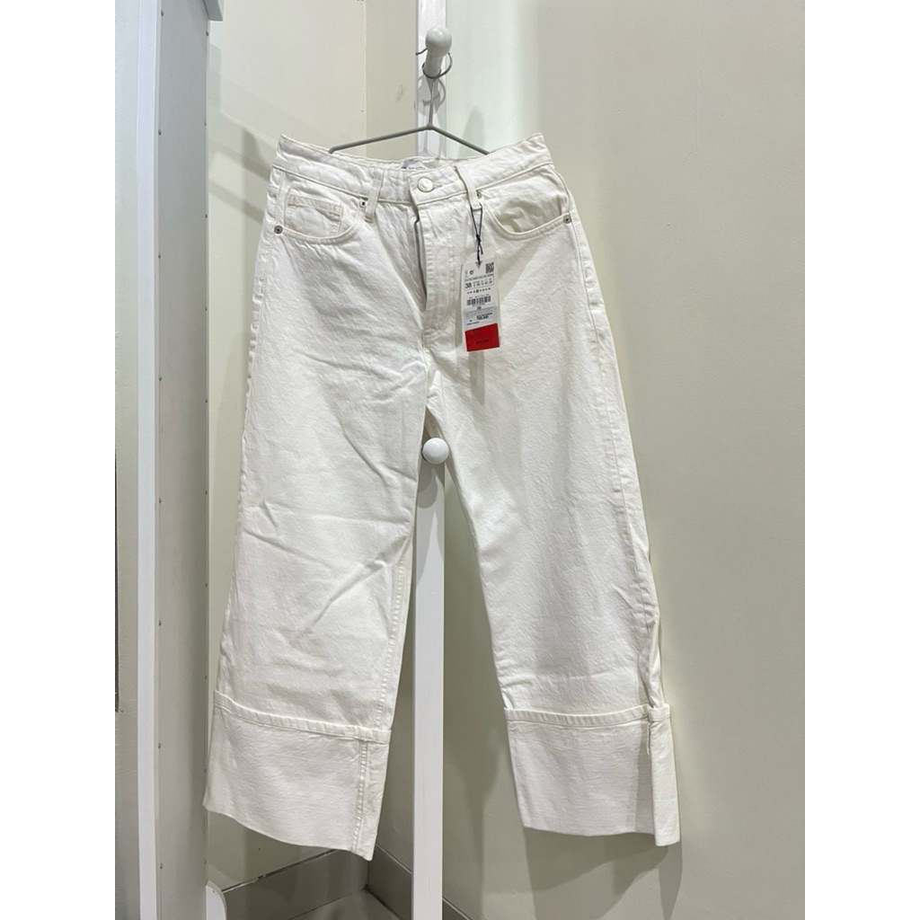 Celana Jeans women Zara Putih ukuran 38 Turn Up Wide Leg ada model lipatan besar dibagian bawah baru