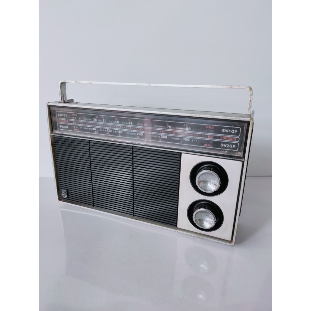 Radio philips antik radio koleksi radio lawas jadul display retro klasik dekorasi vintage