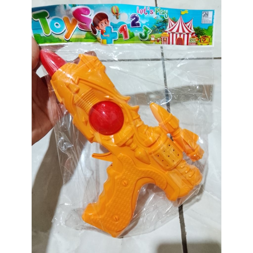 Mainan pistol anak bunyi