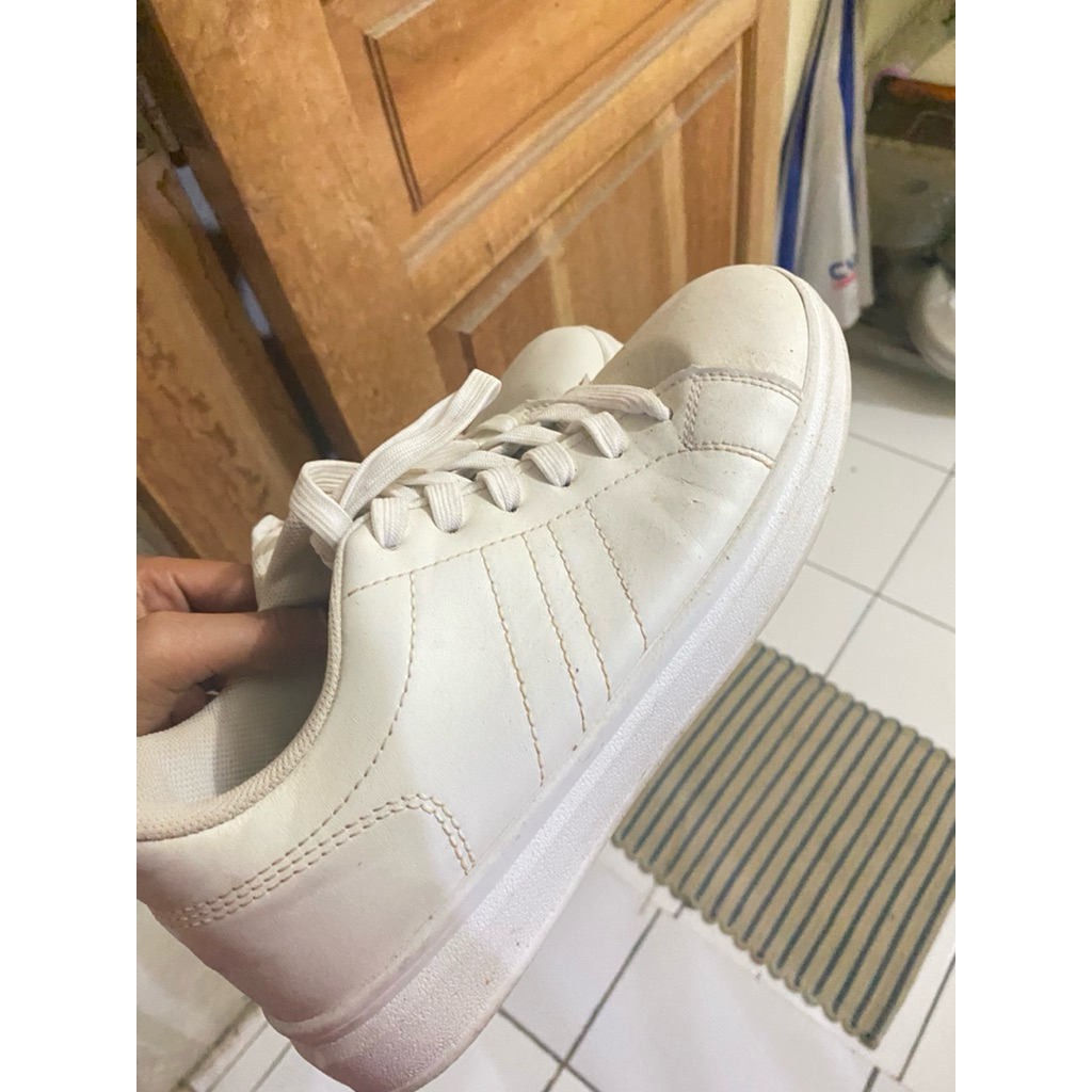 sepatu northstar white