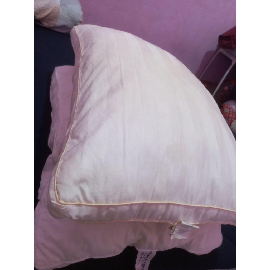 Bantal picasso uk.45x65 preloved