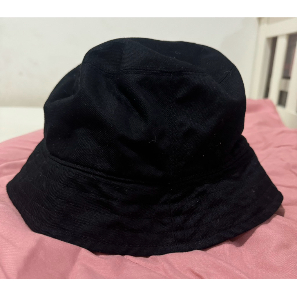 UNIQLO BUCKET HAT BLACK