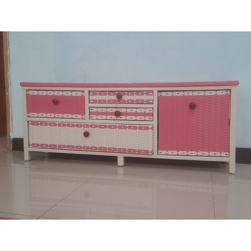 meja tv rotan sintetis