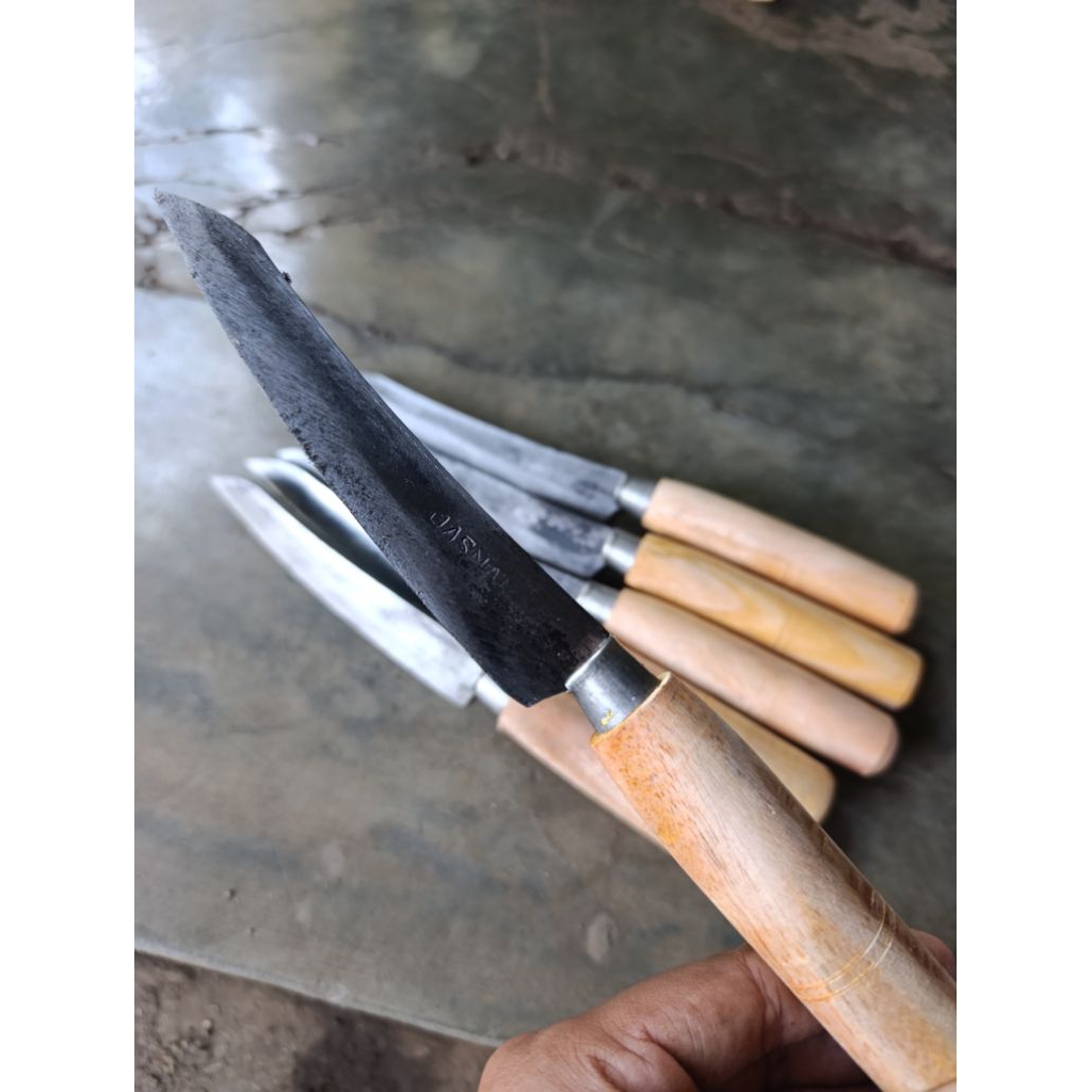 Pisau dapur buatan lokal dijamin tajam