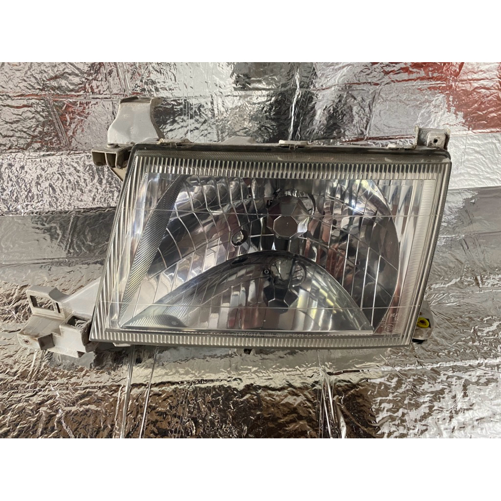 Headlamp Lampu Depan Toyota Kijang Kapsul lgx 2000-2002 Bagian Kiri Original Second