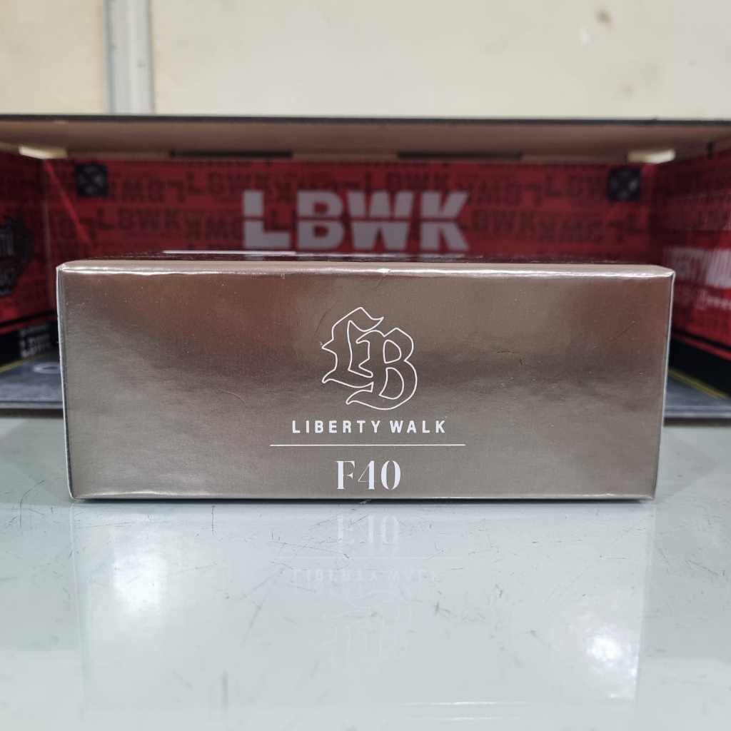 Inno64 Ferrari F40 Chrome Black