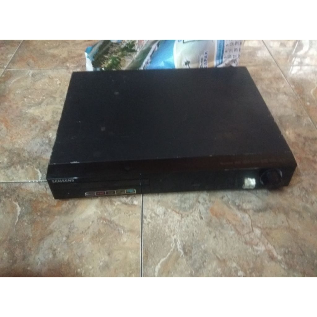DVD VCD CD PLAYER merk Samsung home cinema system ht-tz315 HDMI bisa bluetooth dan putar kaset DVD V
