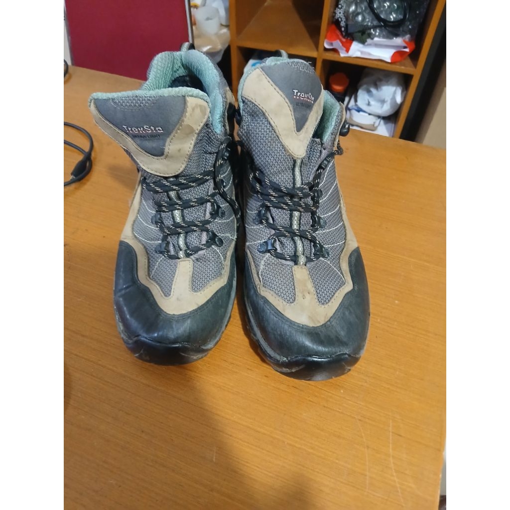 Sepatu Hiking, Sepatu Gunung, Outdoor Treksta