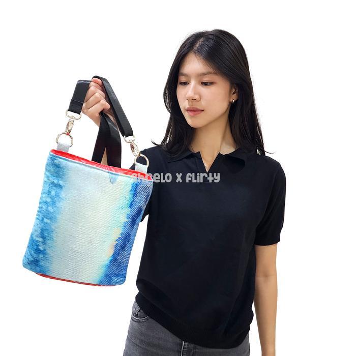 Tas Selempang Shrelo Shoulder Bag Puffy Bentuk Badan Ikan Tuna Biru Slice Bahan Linen Kado Kocak Uni