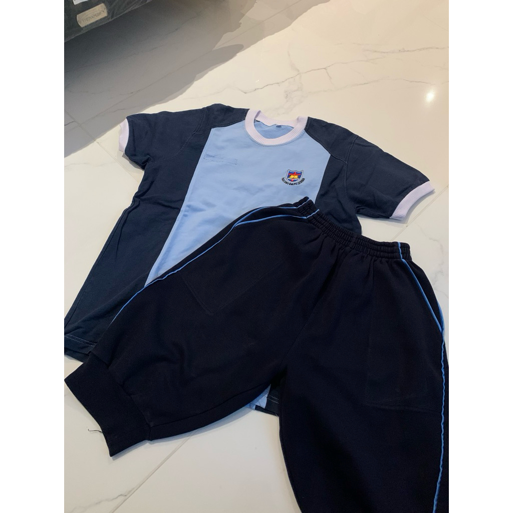 baju olahraga SMP penabur