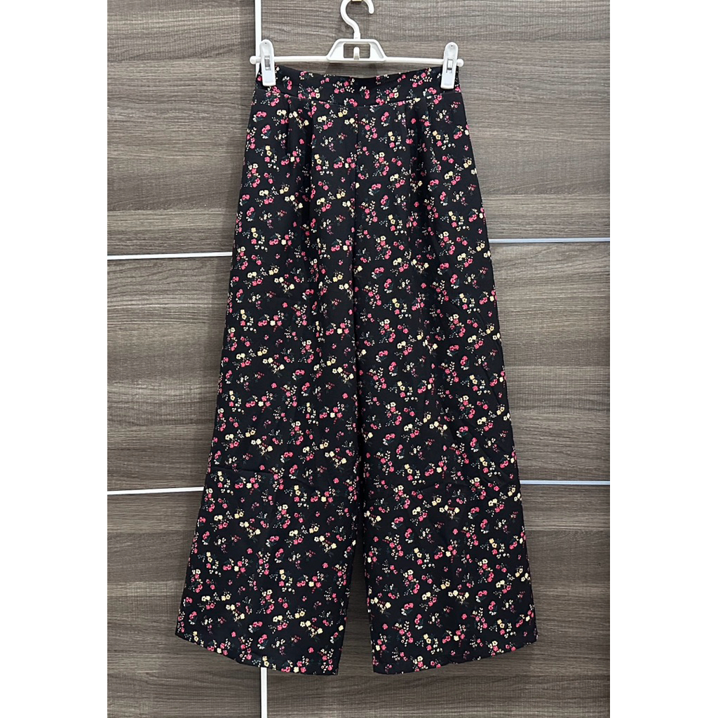 [PRELOVED] CELANA KULOT BUNGA2 COLZA