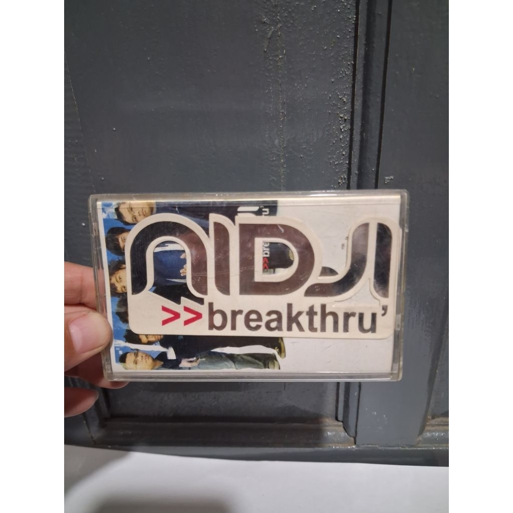 Kaset pita NIDJI "breakthru"