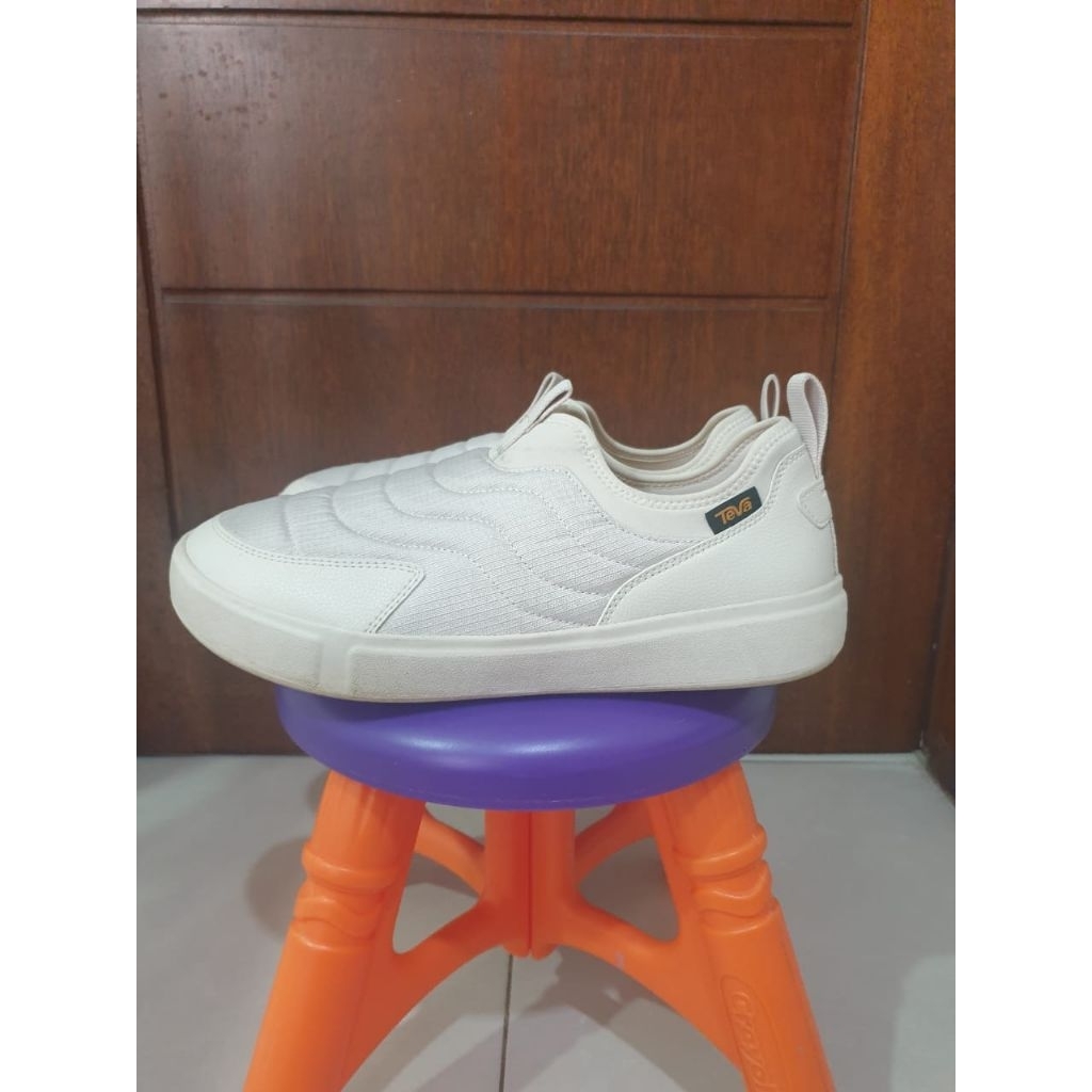 sepatu Teva Comf slip on size 44.5