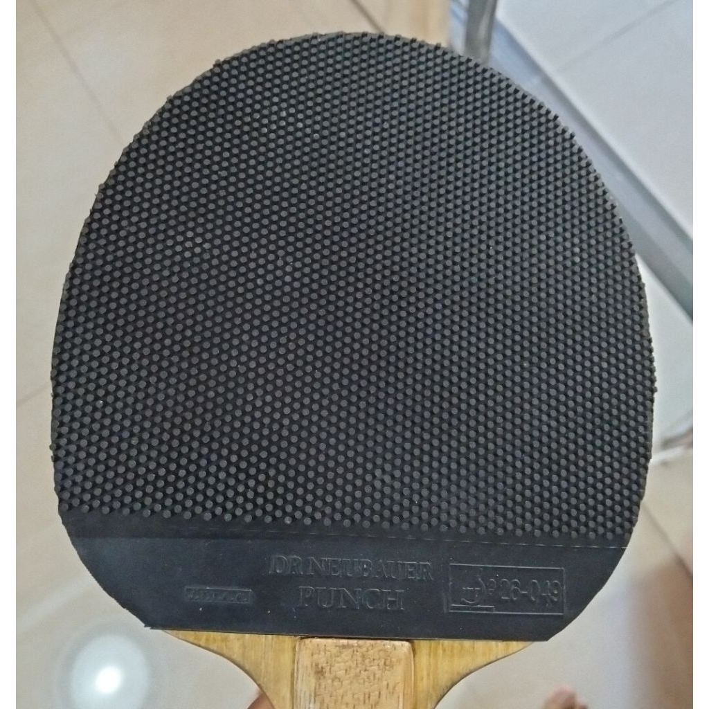 Karet Dr.Neubauer Punch like New warna hitam tenis meja