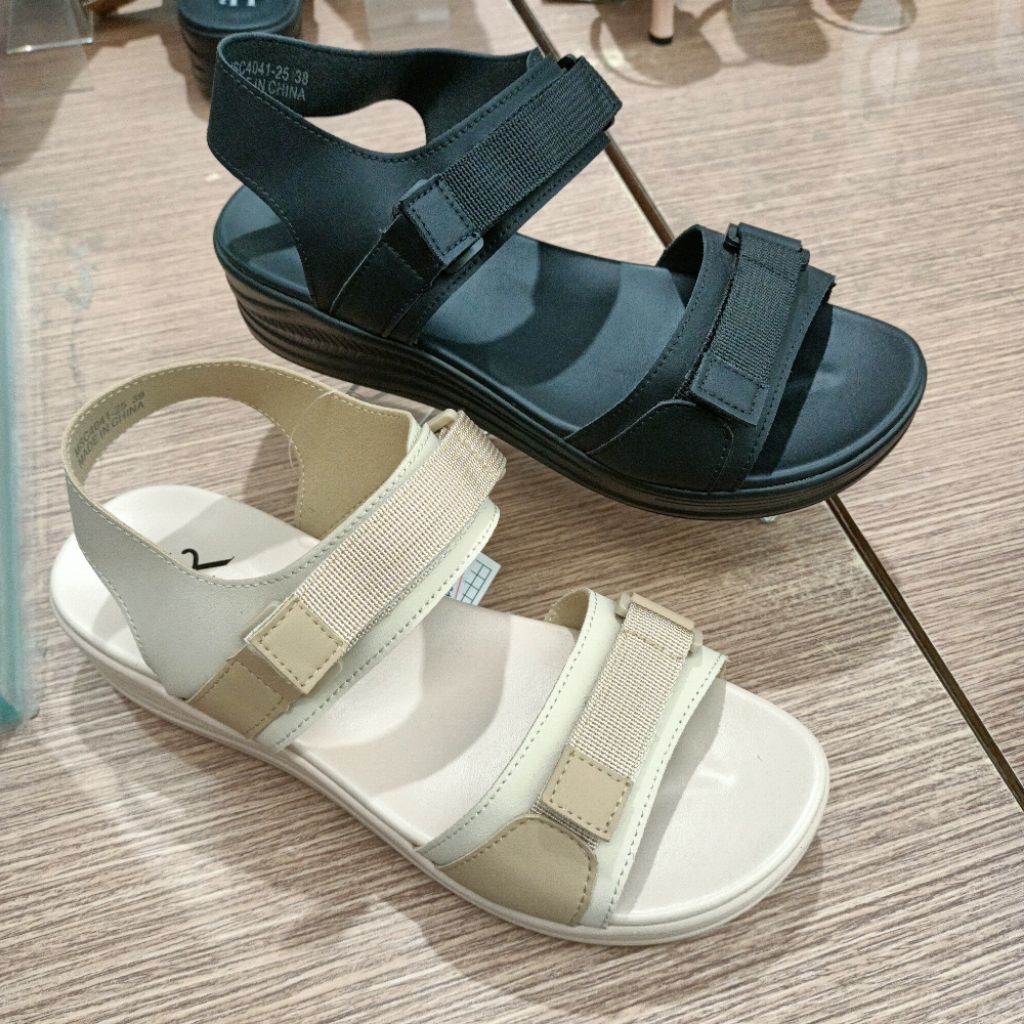 sepatu sandal wanita/sandal tali YONGKI KOMALADI original