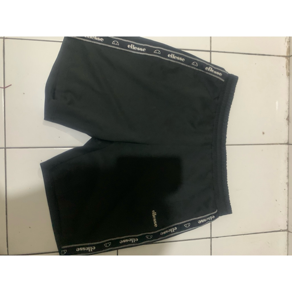 celana ellesse taped