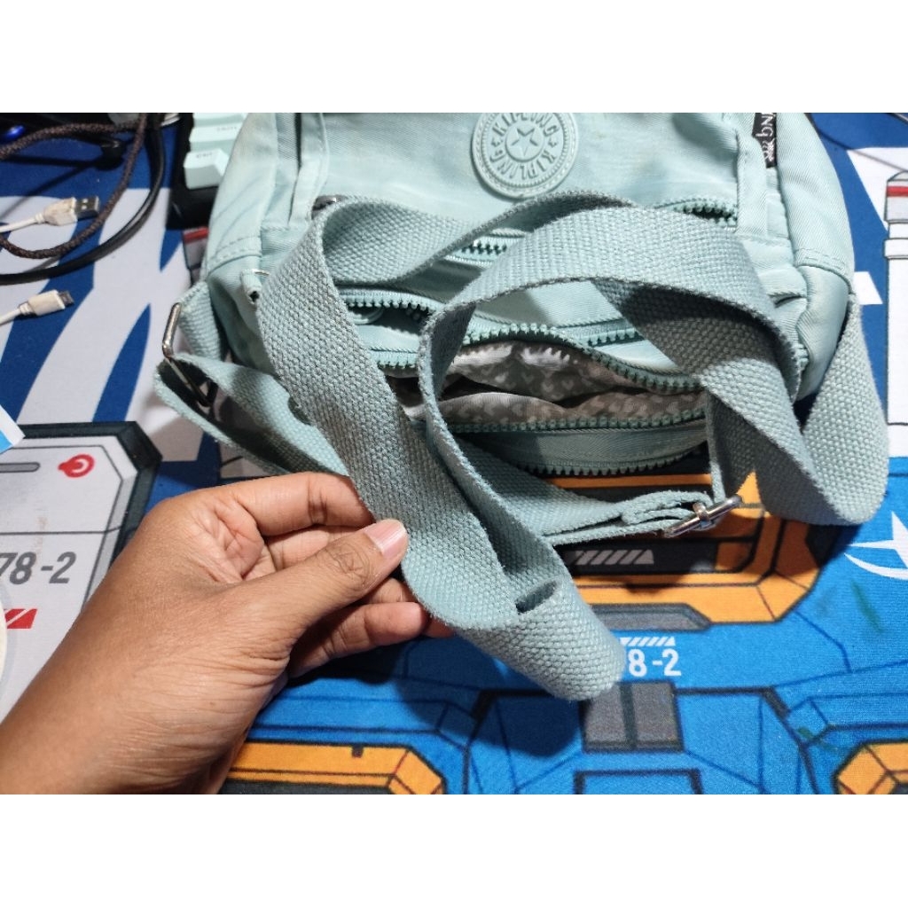 Tas Selempang wanita merk Kipling (preloved)