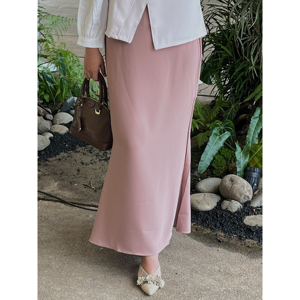 ERNS- amira skirt rok satin A line model duyung