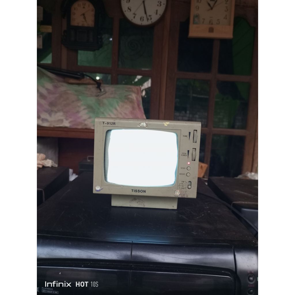 Tv Mini Hitam Putih + Radio Fm NYALA