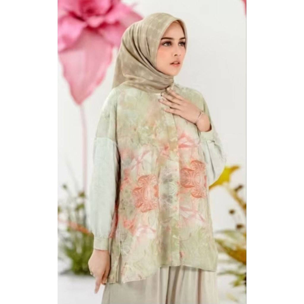 valvia top buttonscraves X ria miranda XS-S