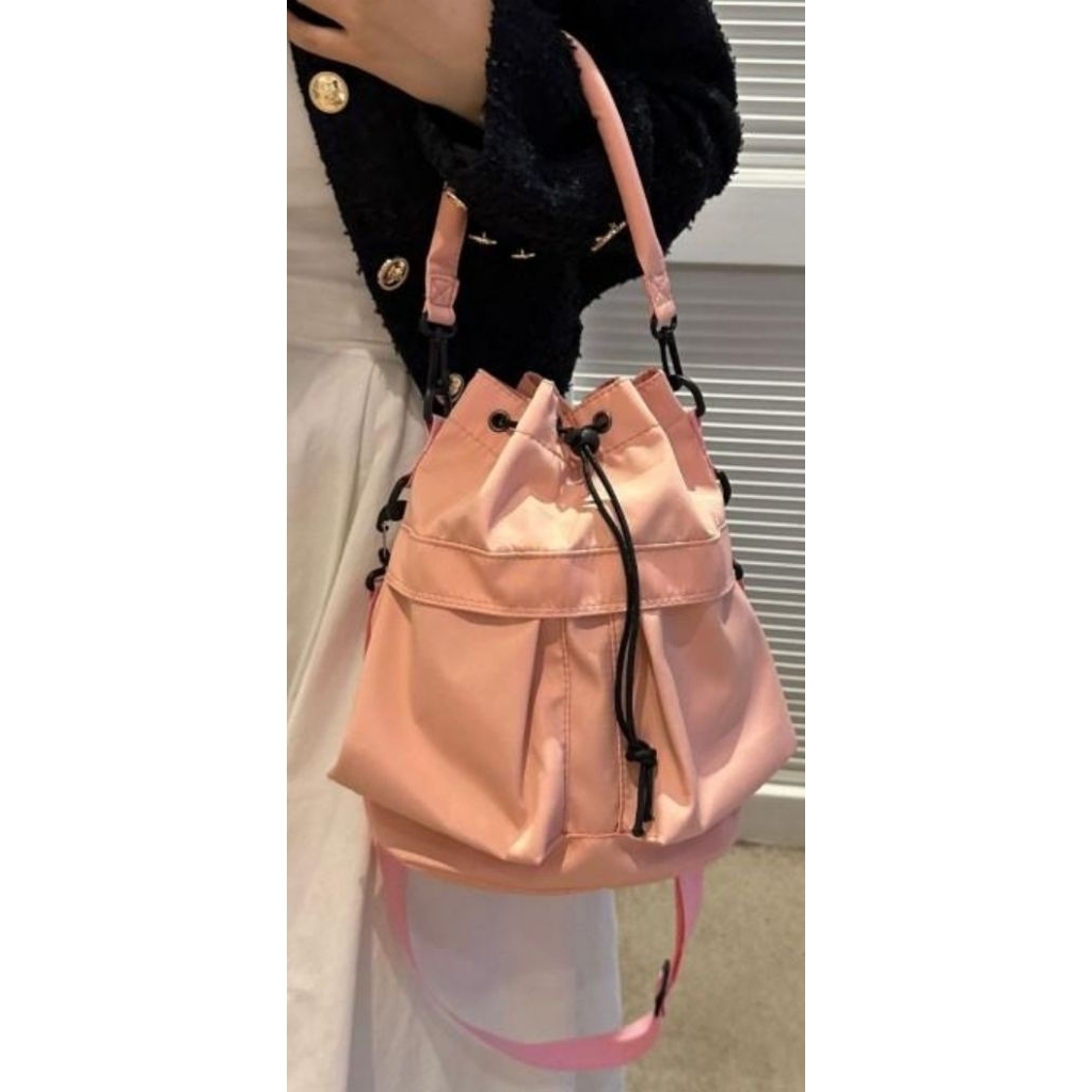 tas selempang serut wanita nylon