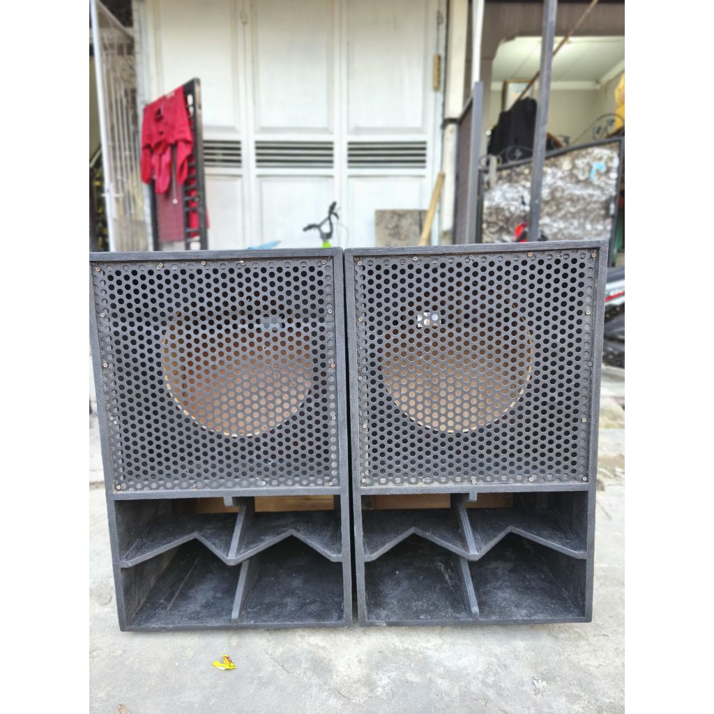 box CBS speaker 15 inc 18mm