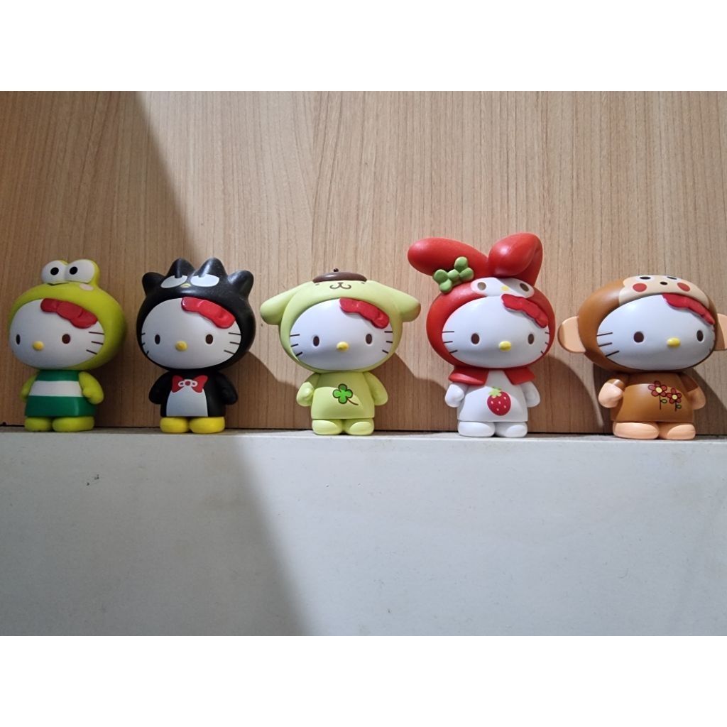 PRELOVED FIGURE HELLO KITTY X YOSHINOYA HARGA PER PCS