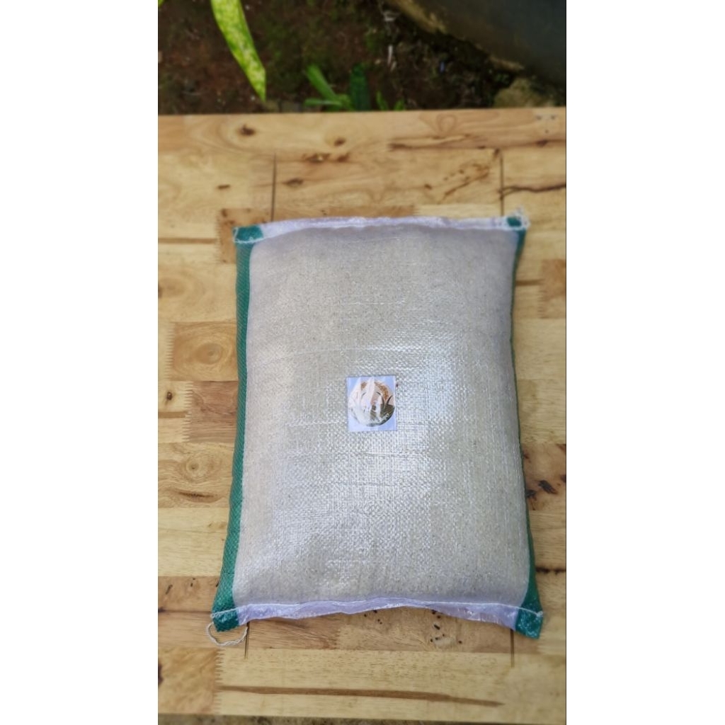 Beras Bareh Kuriak Kusuik Karuik Kusuik Minang Solok Sumbar Sumatera Barat Padang