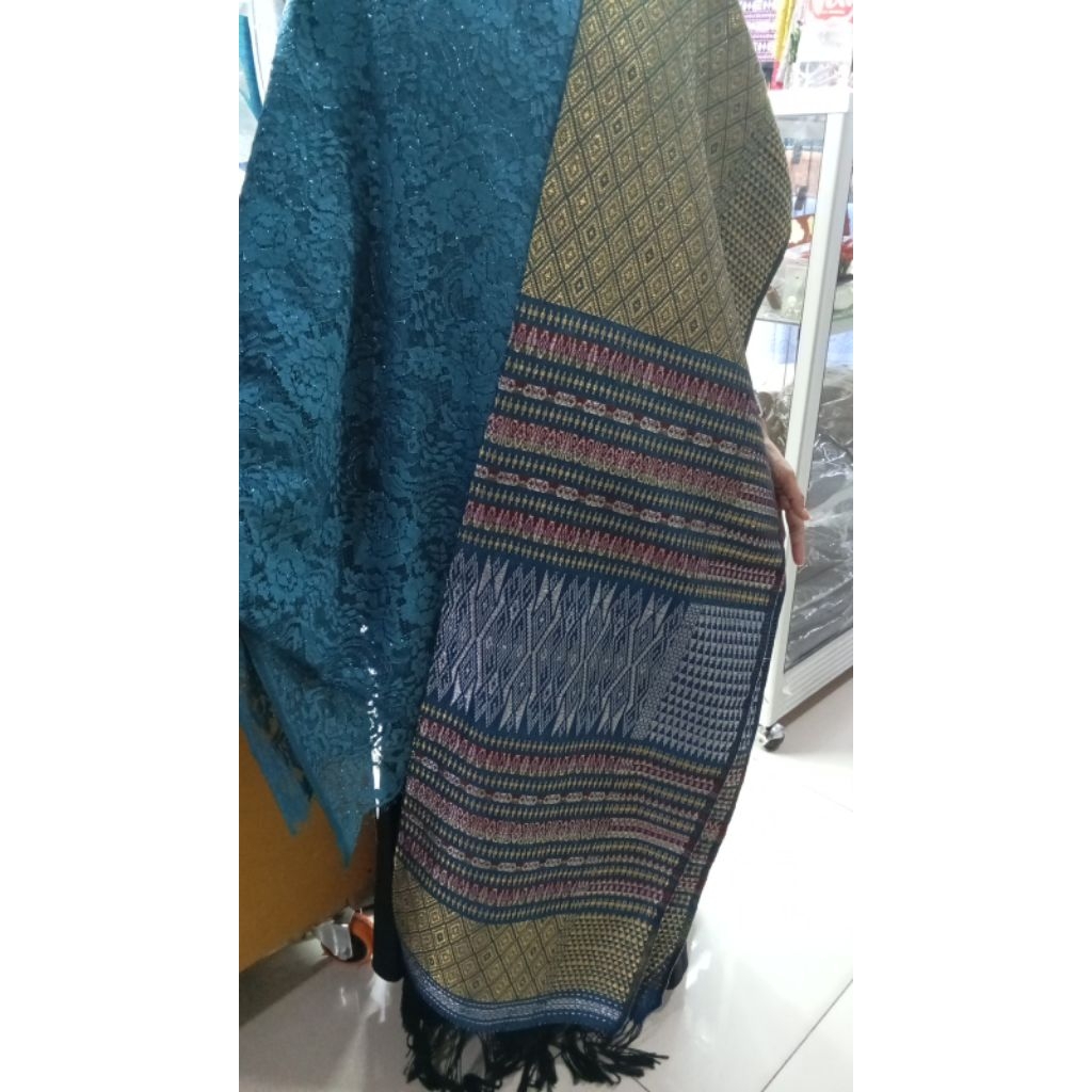 Songket Tumtuman sepaket dengan bahan kebaya