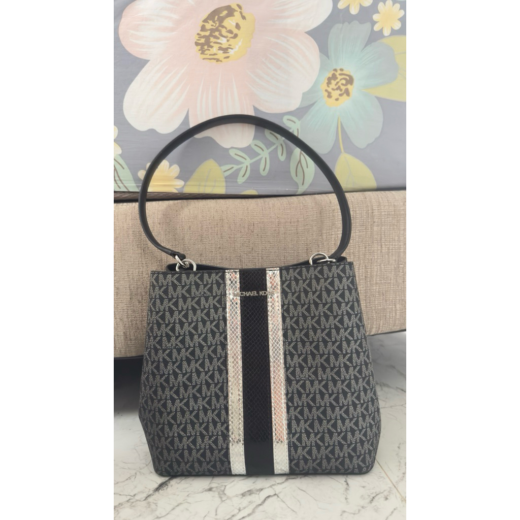 Tas Michael kors hitam