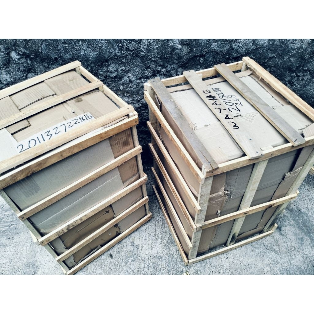 Sangkar Ukir Anis merah