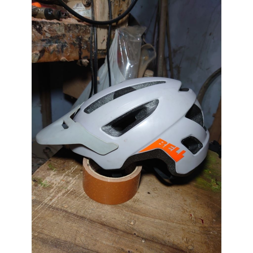Helm Sepeda Bell Nomad Bekas/Second