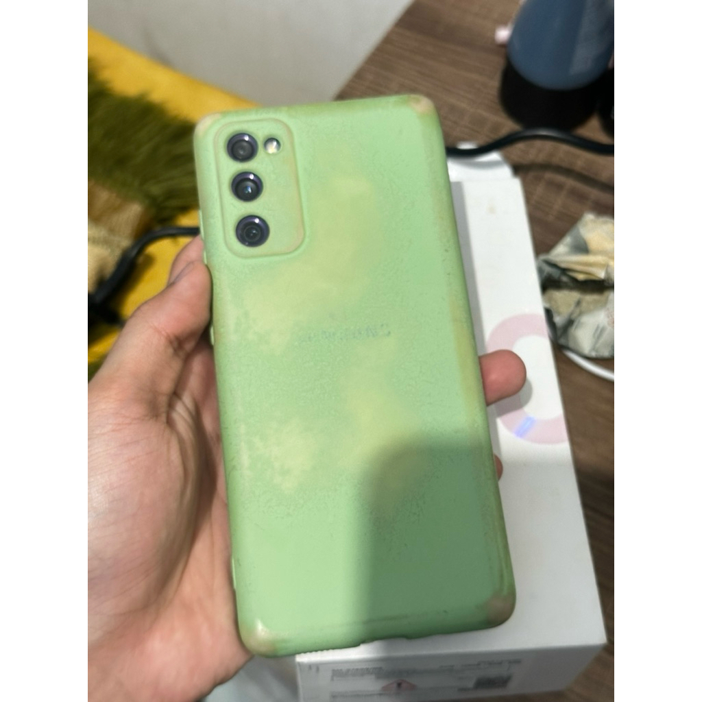 Samsung S20 FE 8/128