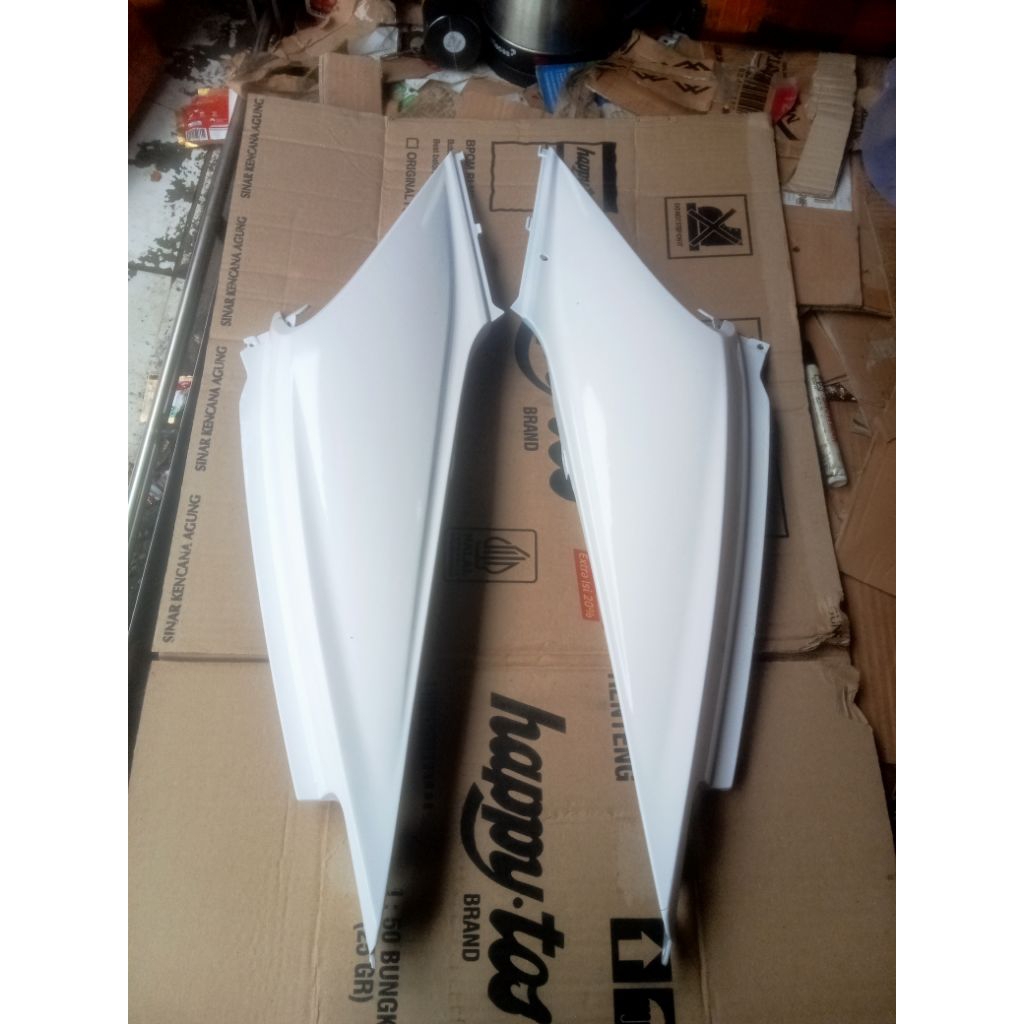 cover body belakang beat karbu putih second original copotan