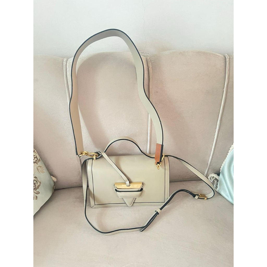 Loewe Barcelona Leather Bag in Beige - Preloved