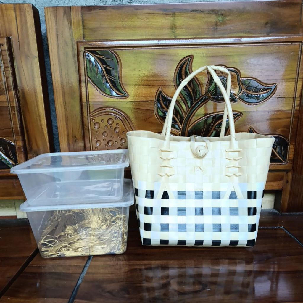 tas anyaman kotak ukuran 20*20, tas berkat , tas hajatan, tas nasi kotak