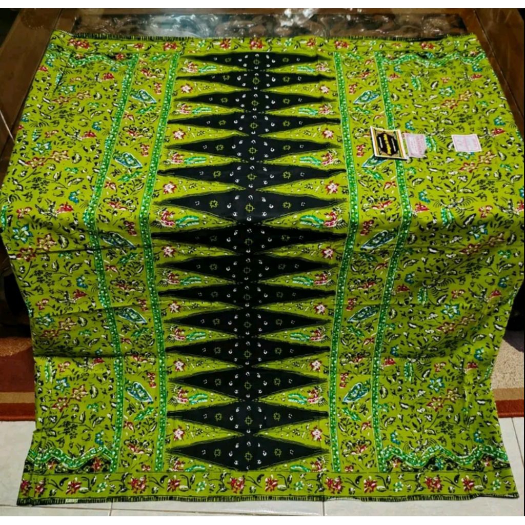 Sarung Ainun/Dongan Batik halus