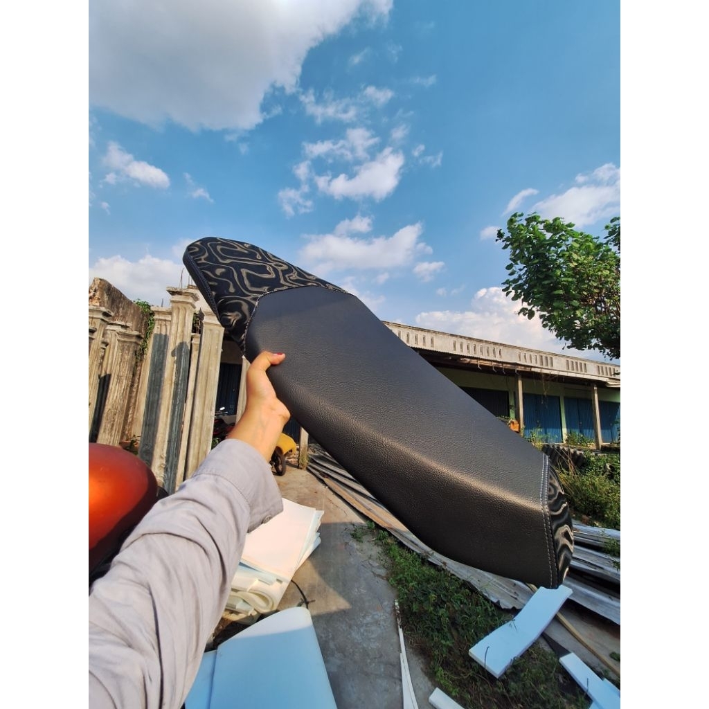 Jok pcx slim mbtech - jok motor pcx kulit karbon wave mbtech