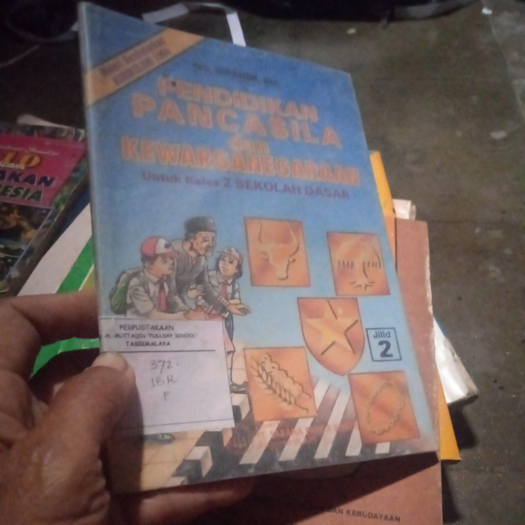 bukuPendidikan Pancasila dan Kewarganegaraan 2, untuk kelas 2 SD, buku original jadul