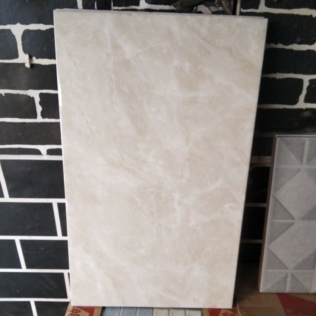 Platinum Keramik Dinding Blacius Brown 25x40 Glossy - Keramik Dinding Motif Warna Cream Murah Meriah