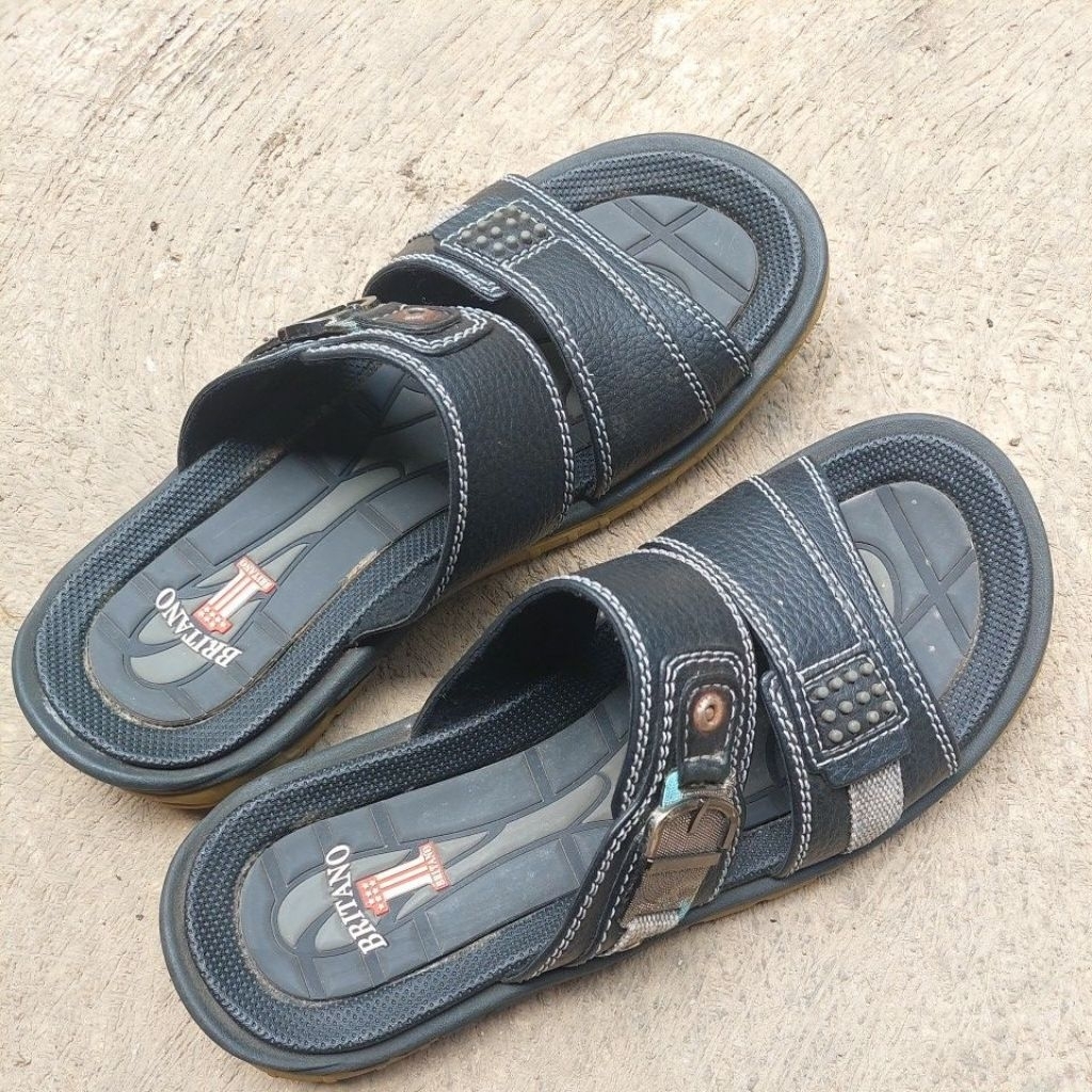 Sandal Pria Britano Original Size 41 Hitam Casual Slip On Bekas Kondisi Bagus