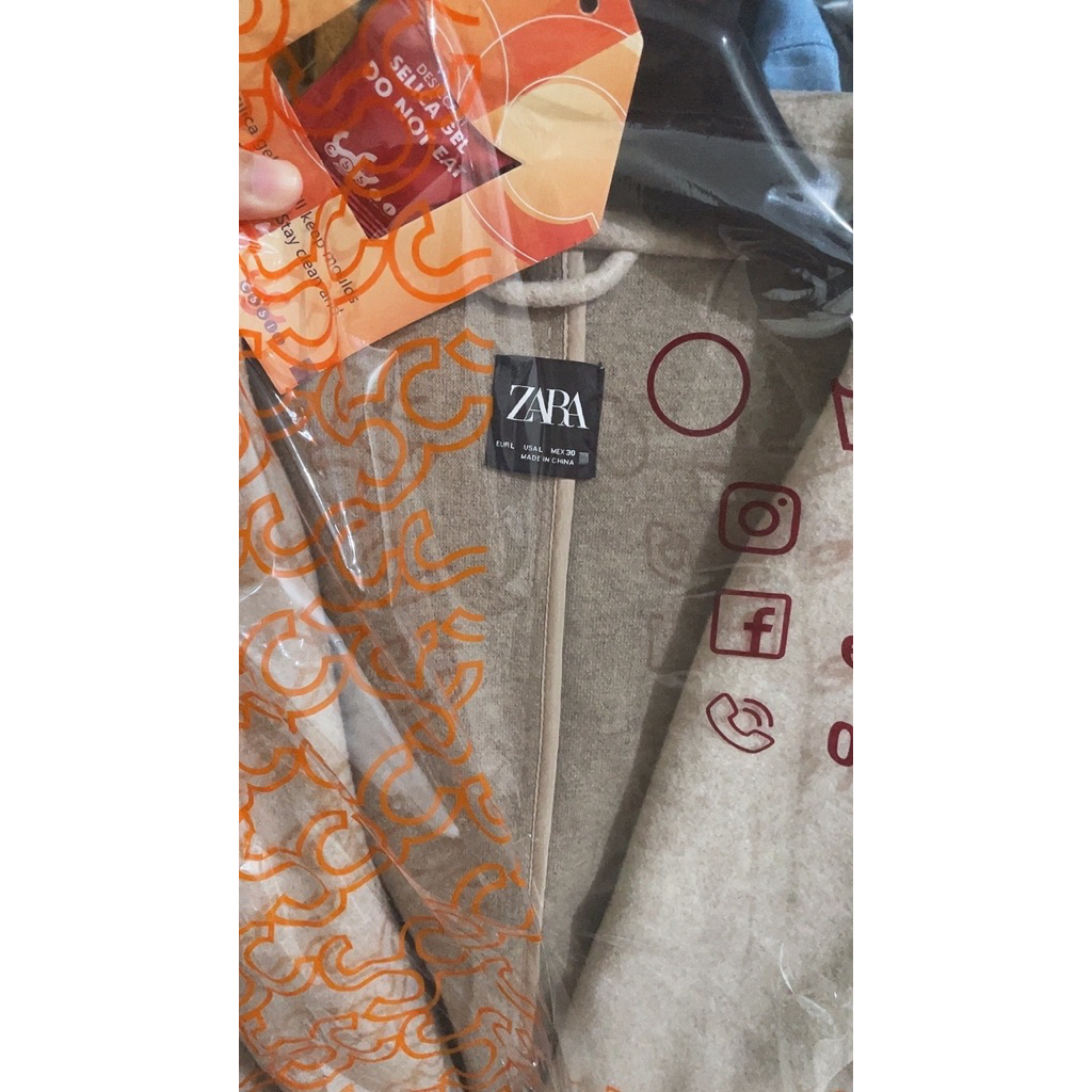 Preloved Coat Zara Original dengan tudung sz L